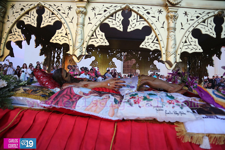 Alfombras pasionarias avivan la fe de los cristianos